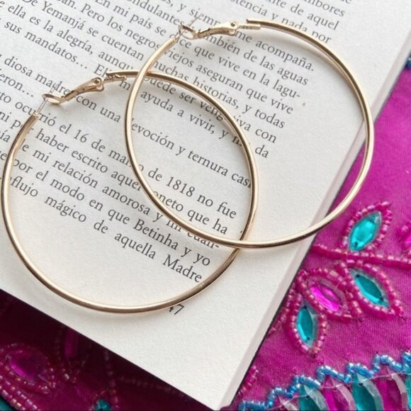 LARGE  CLASSIC GOLD HOOPS - Picture 2 of 5